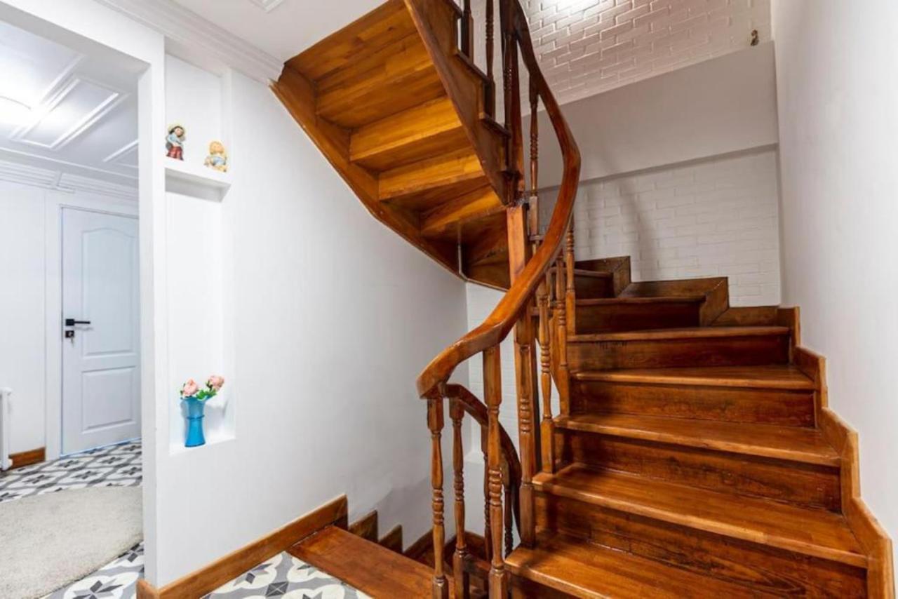 Historical 4-Br Home Steps From Besiktas Stadium & Bosphorus Views - Prime Nisantasi Location! Isztambul Kültér fotó