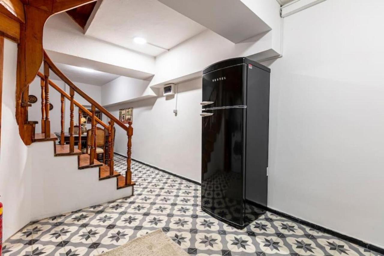 Historical 4-Br Home Steps From Besiktas Stadium & Bosphorus Views - Prime Nisantasi Location! Isztambul Kültér fotó