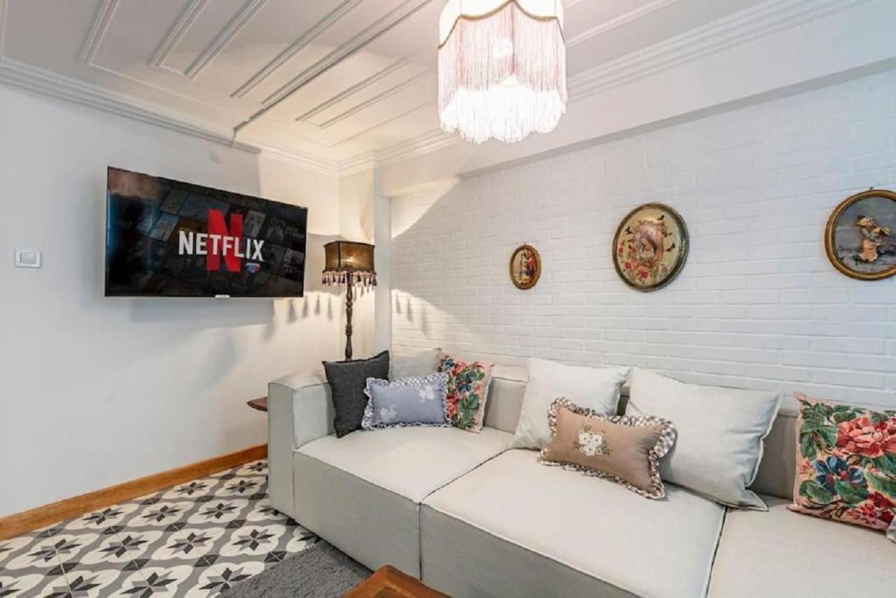 Historical 4-Br Home Steps From Besiktas Stadium & Bosphorus Views - Prime Nisantasi Location! Isztambul Kültér fotó