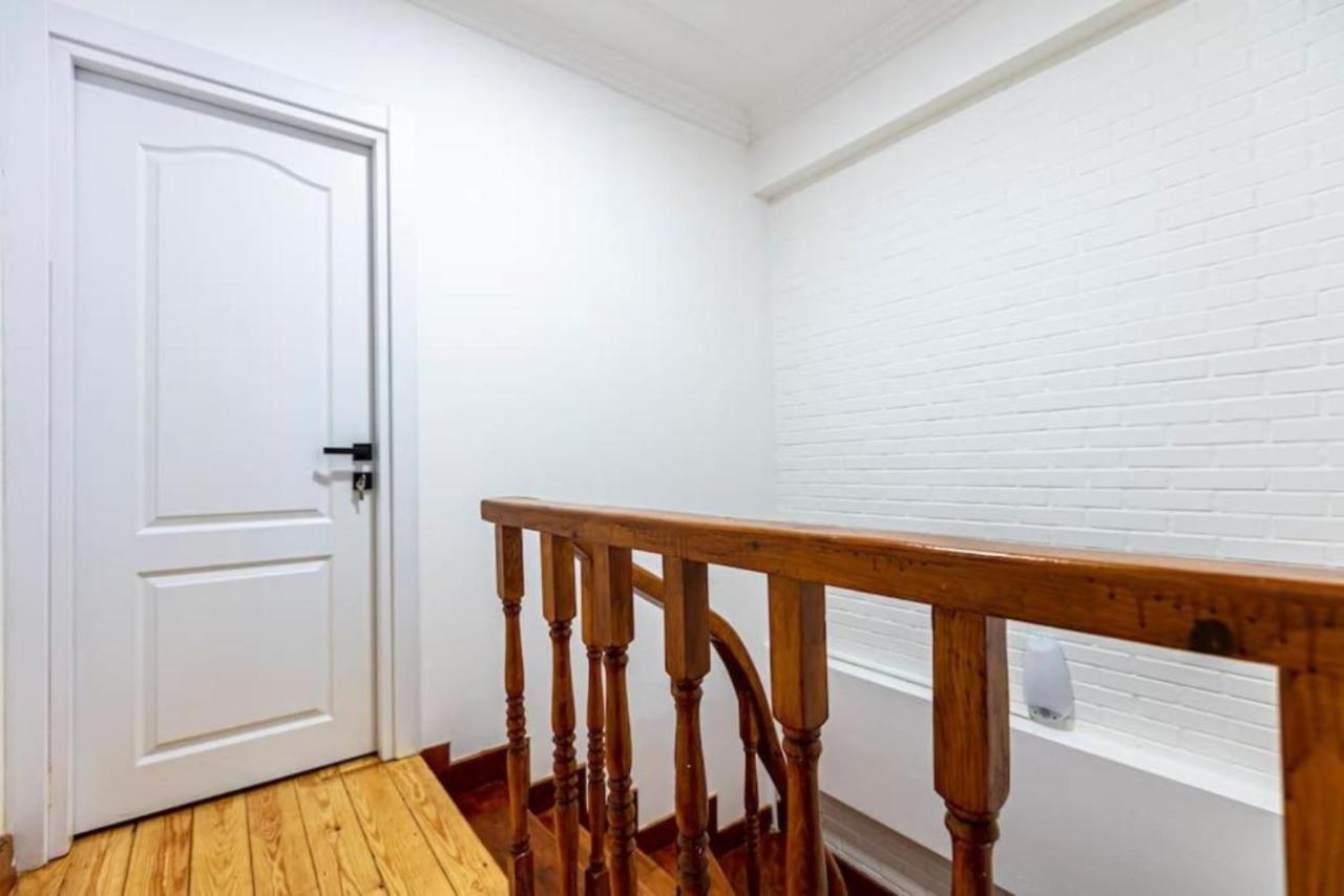 Historical 4-Br Home Steps From Besiktas Stadium & Bosphorus Views - Prime Nisantasi Location! Isztambul Kültér fotó