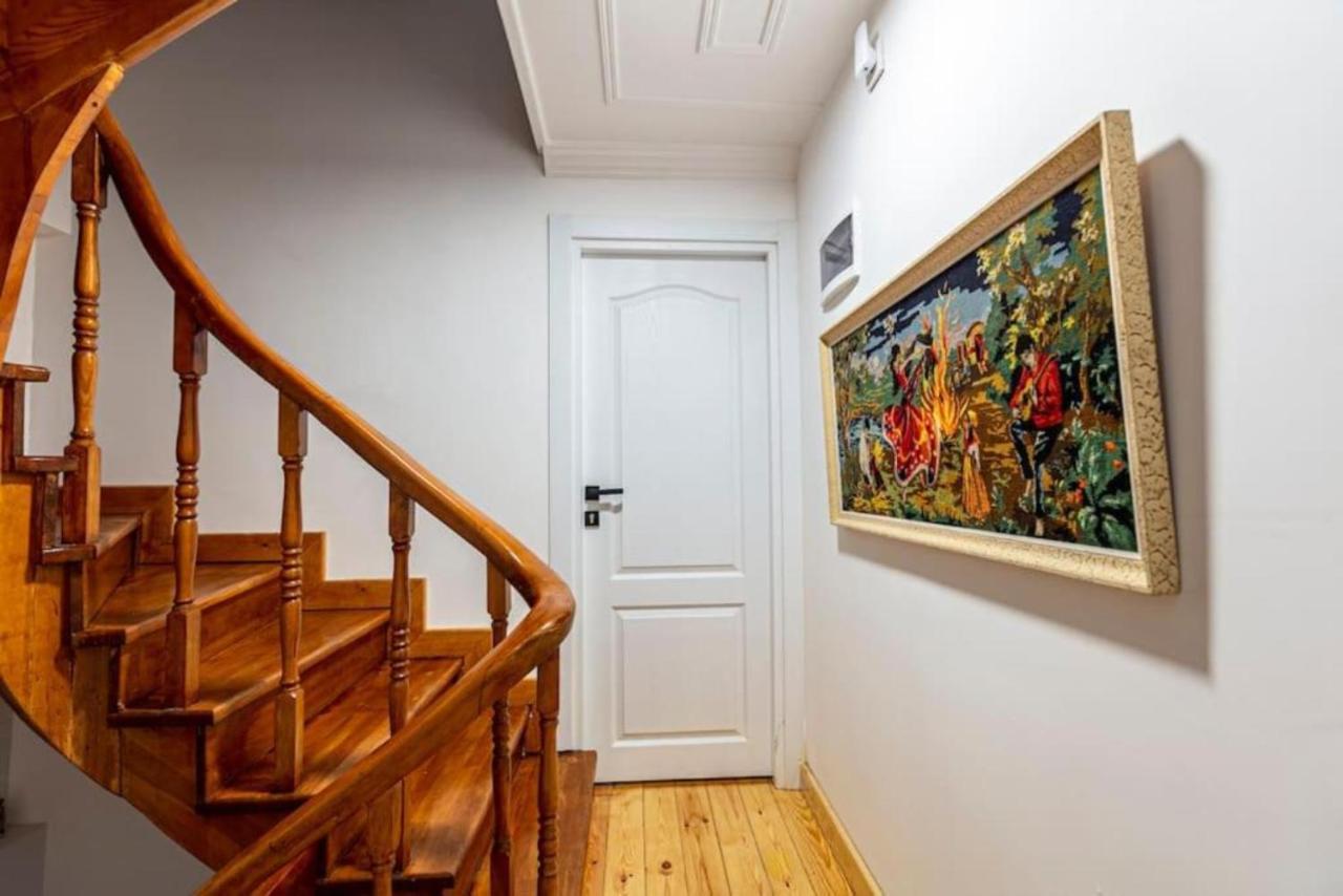 Historical 4-Br Home Steps From Besiktas Stadium & Bosphorus Views - Prime Nisantasi Location! Isztambul Kültér fotó