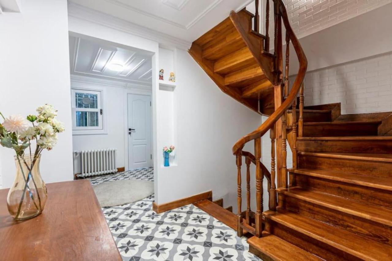 Historical 4-Br Home Steps From Besiktas Stadium & Bosphorus Views - Prime Nisantasi Location! Isztambul Kültér fotó
